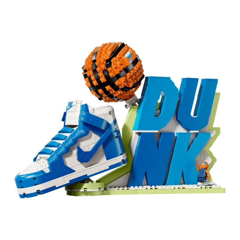 LEGO Nike Dunk x LEGO Set